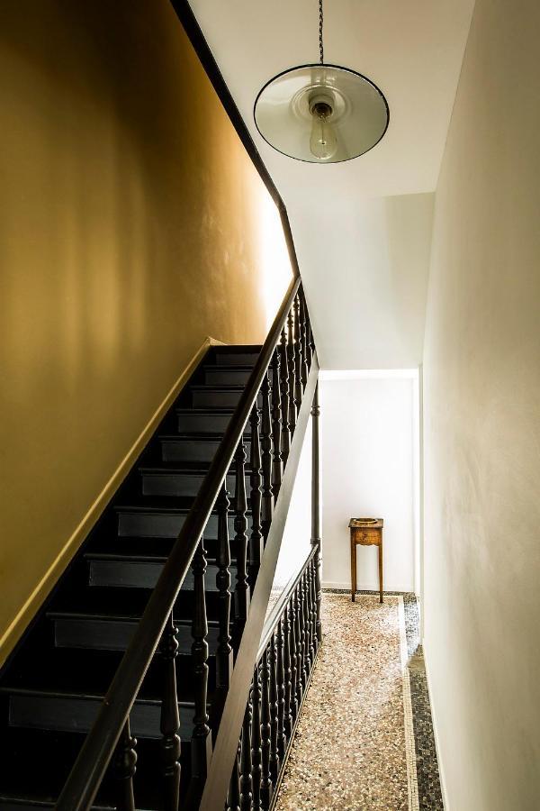 La Maison Haute Guesthouse Brussel Eksteriør bilde
